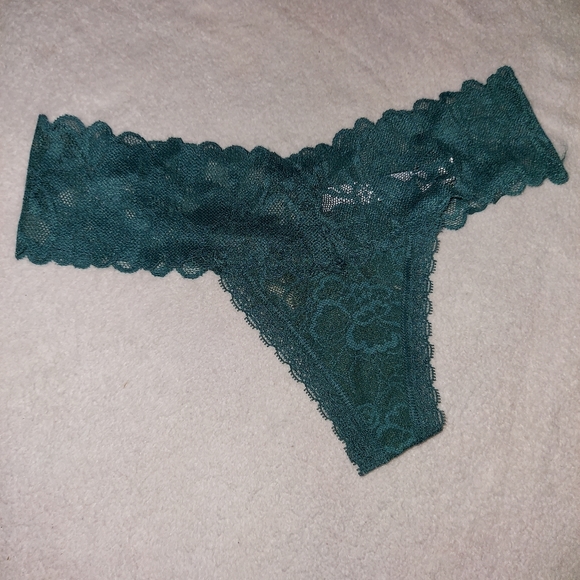 New VS lace thong size XS - Picture 6 of 11